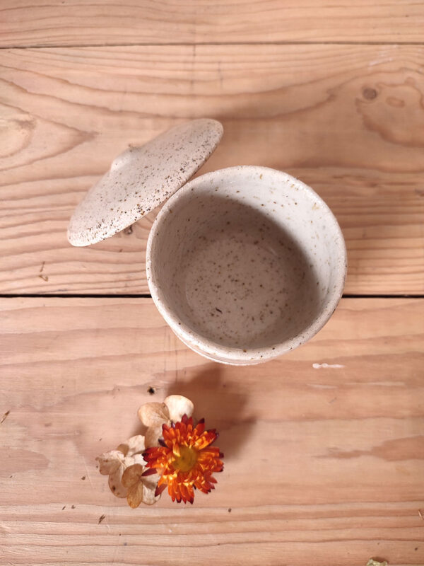 Pot avec couvercle – Image 2